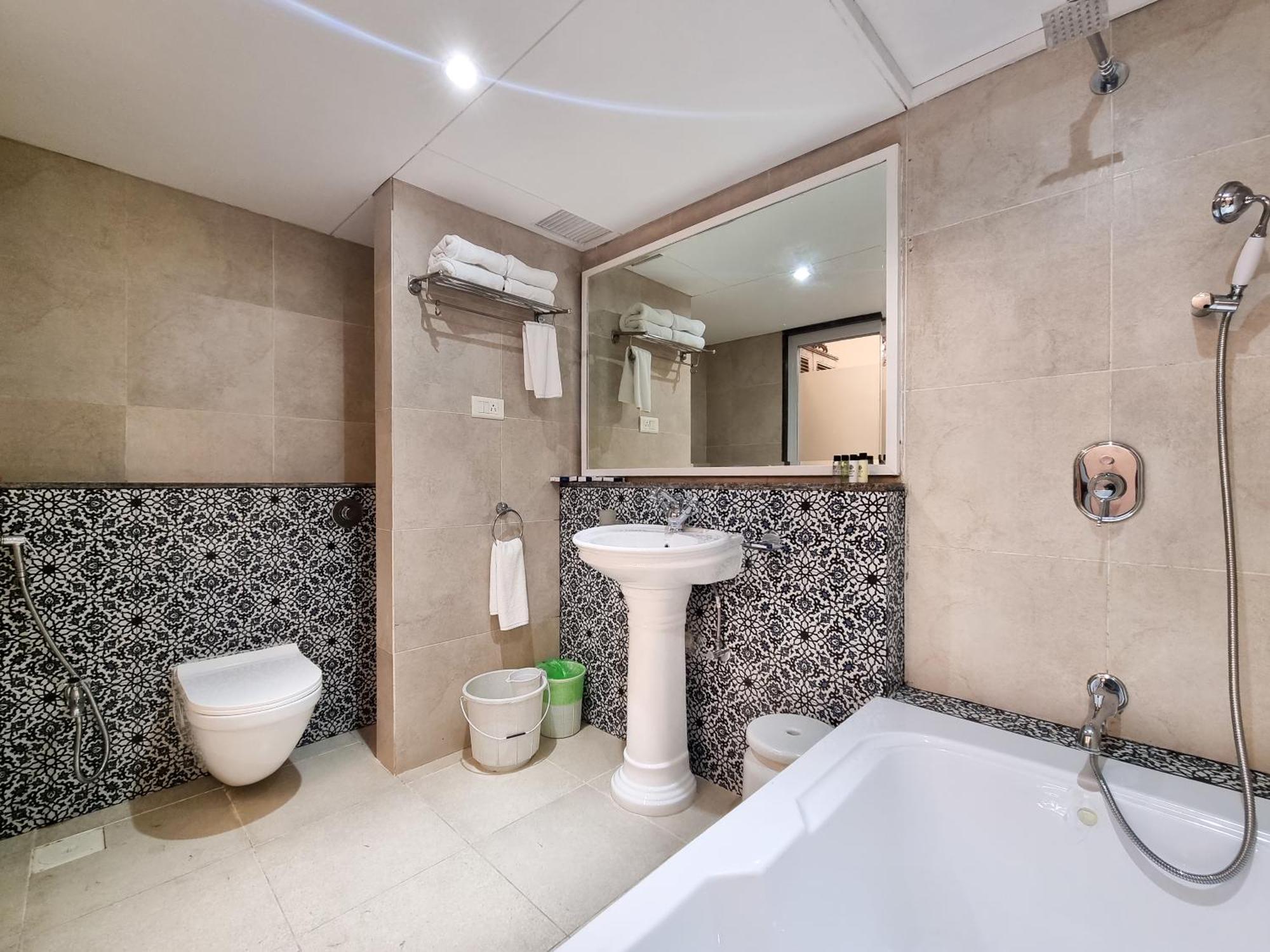 Zaras Resort Khandala 로나발라 외부 사진